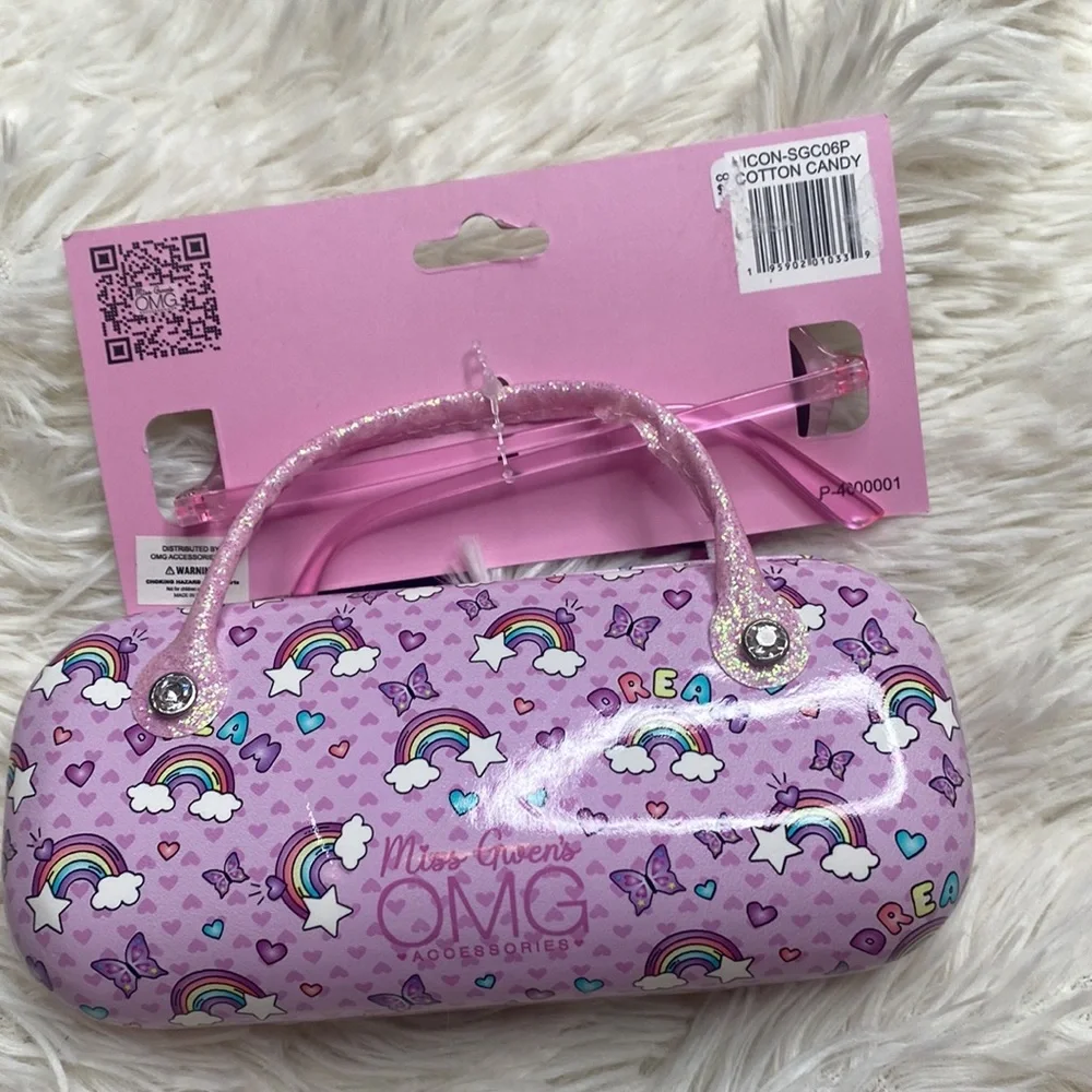 Miss Gwen’s OMG Accessories Pink Heart Sunglasses Hard Case Set